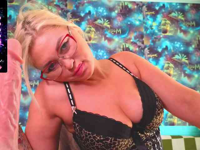 Mistress-Gwen webcam
