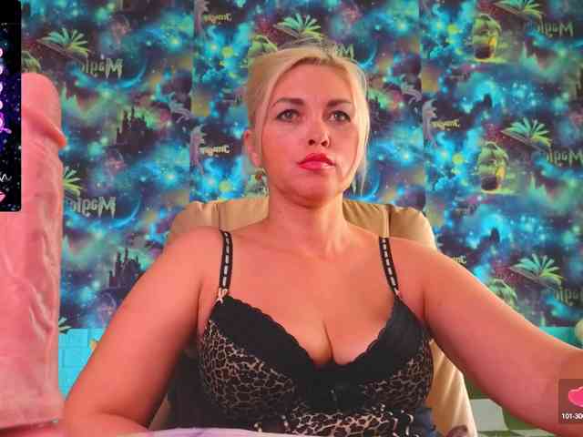 Mistress-Gwen webcam