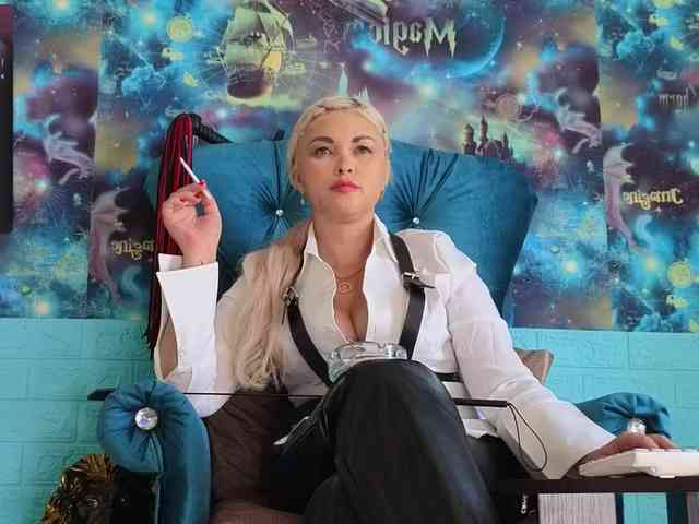 Mistress-Gwen webcam