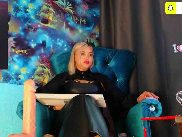 Mistress-Gwen webcam