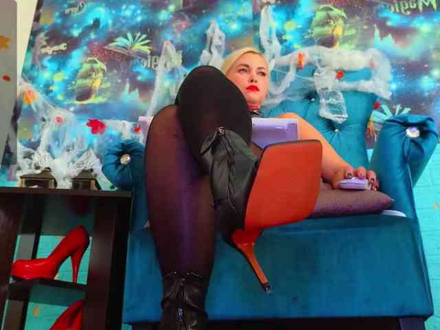 Mistress-Gwen webcam