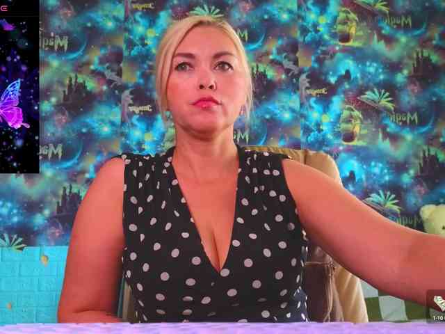 Mistress-Gwen webcam