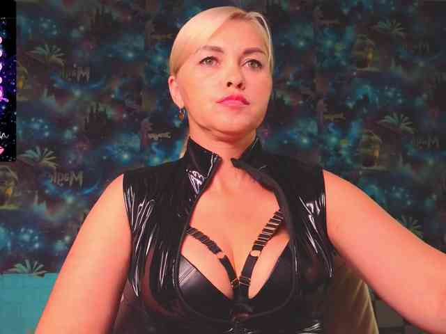 Модель: Mistress-Gwen