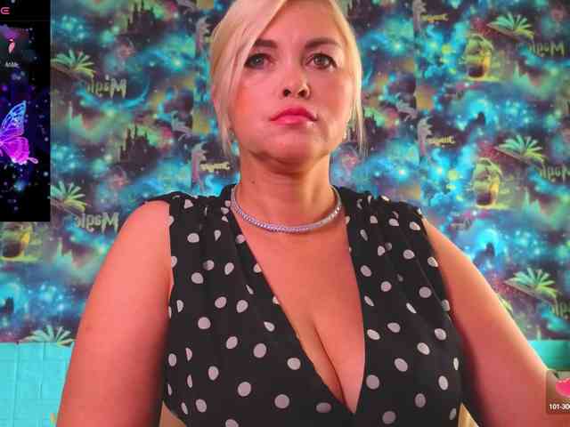 Mistress-Gwen webcam