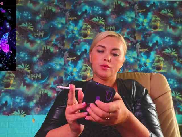 Mistress-Gwen webcam