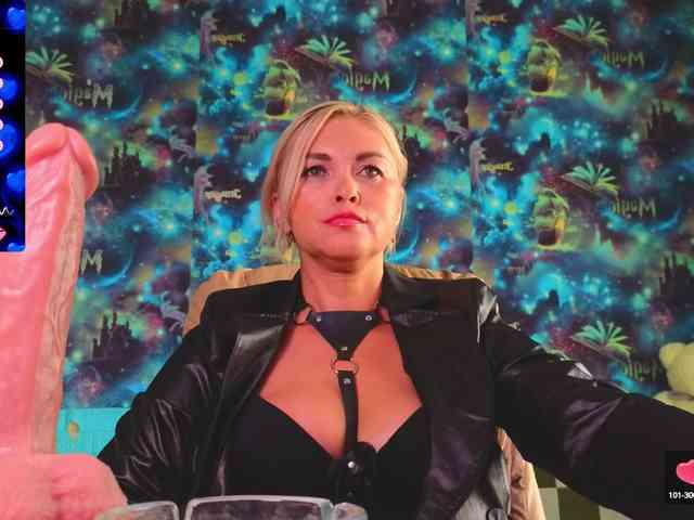 Mistress-Gwen webcam