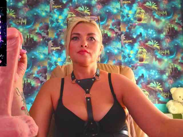 Модель: Mistress-Gwen