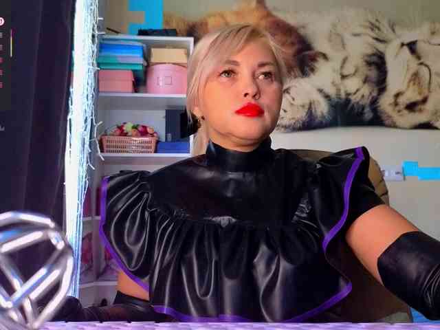 Mistress-Gwen webcam