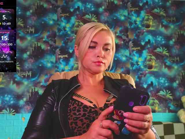 Mistress-Gwen webcam