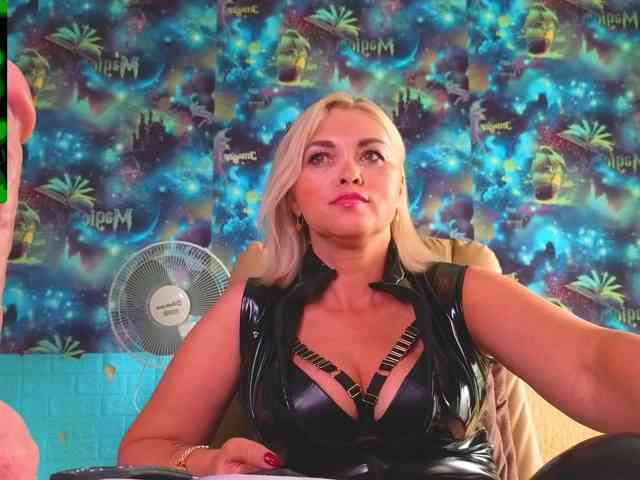 Модель: Mistress-Gwen