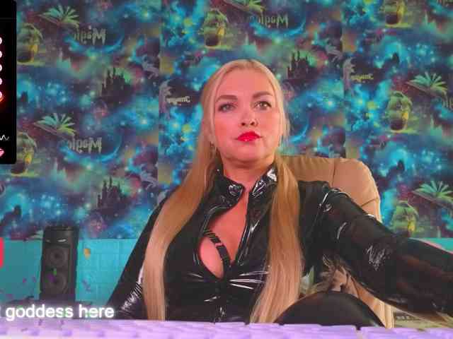 Модель: Mistress-Gwen