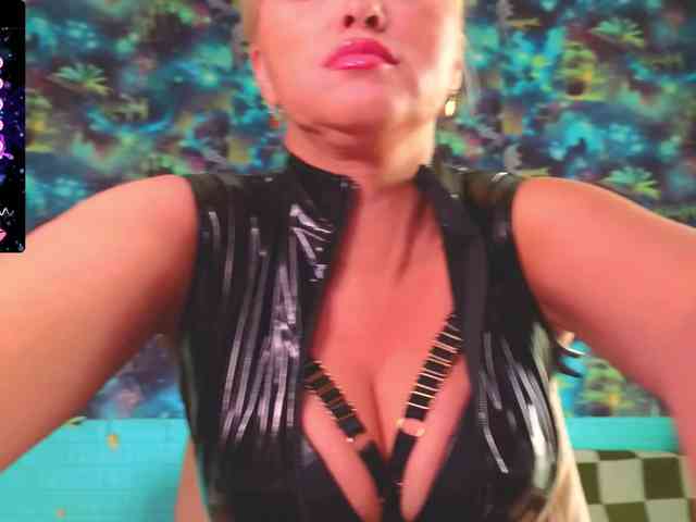 Mistress-Gwen webcam