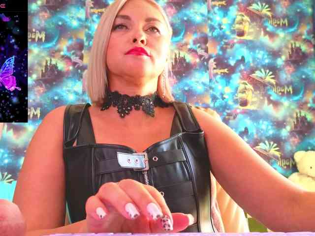 Mistress-Gwen webcam