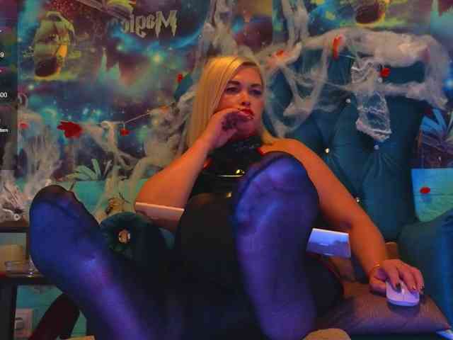 Mistress-Gwen webcam