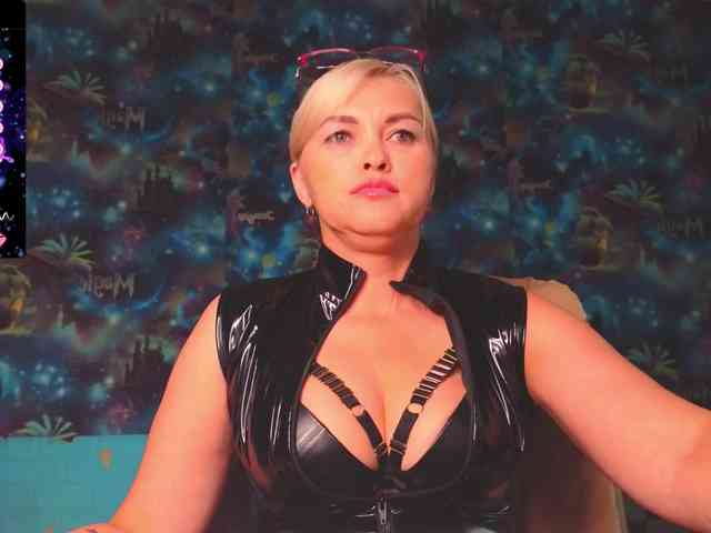Mistress-Gwen webcam