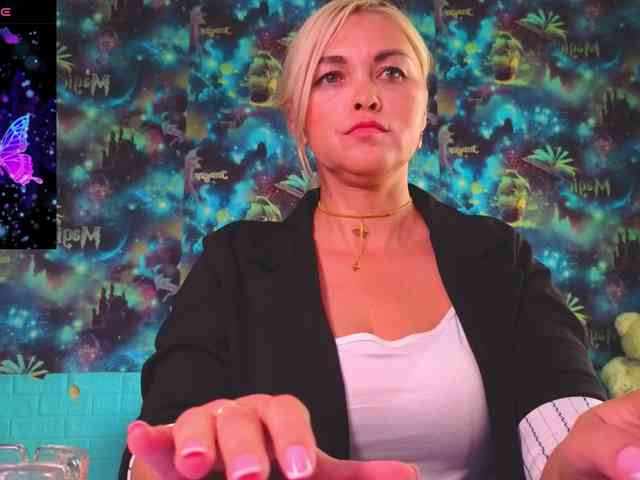 Mistress-Gwen webcam