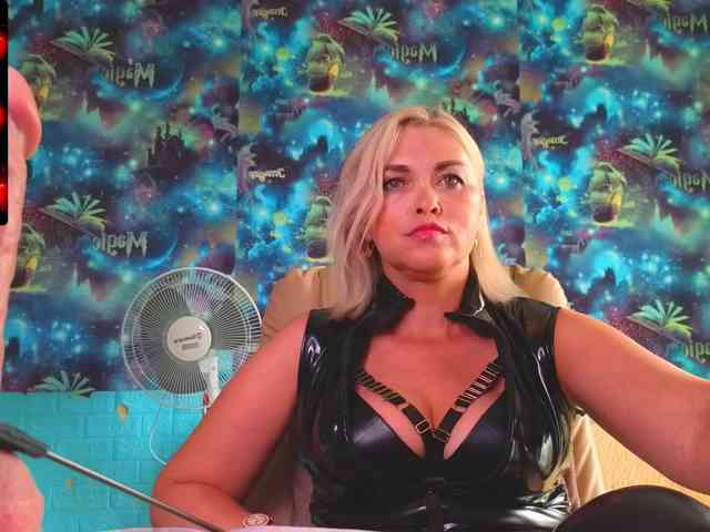 Mistress-Gwen webcam