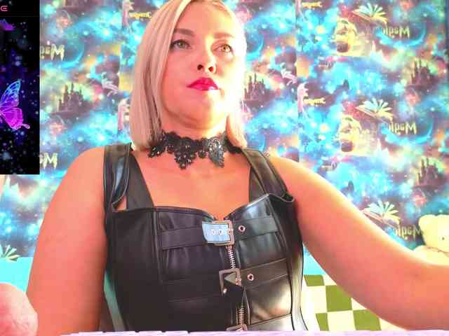 Mistress-Gwen webcam