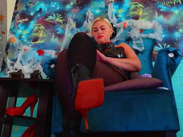 Mistress-Gwen webcam