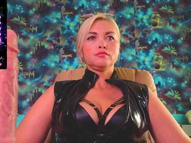 Mistress-Gwen webcam