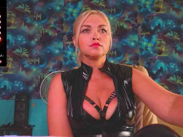 Модель: Mistress-Gwen