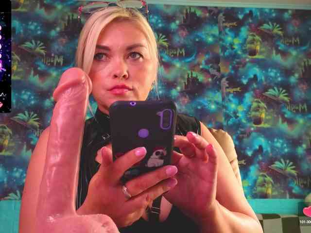Mistress-Gwen webcam