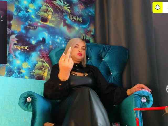 Mistress-Gwen webcam