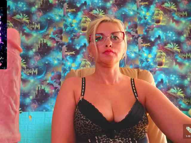 Mistress-Gwen webcam