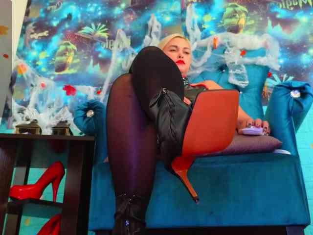 Mistress-Gwen webcam
