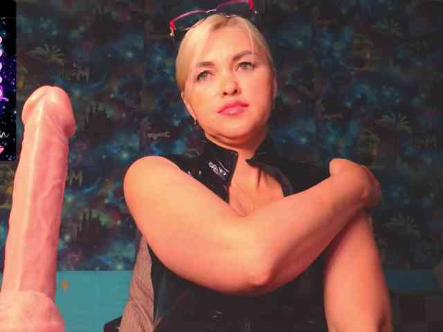Mistress-Gwen webcam