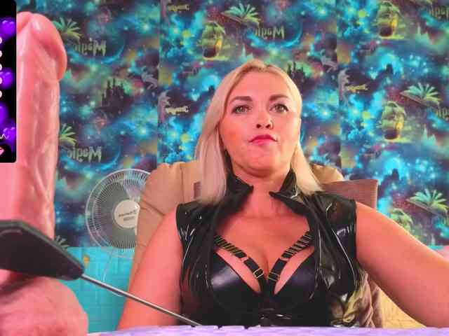 Mistress-Gwen webcam