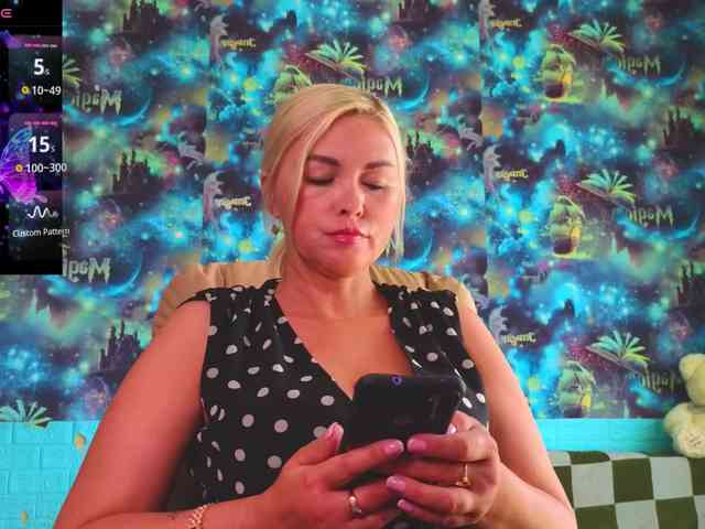 Mistress-Gwen webcam
