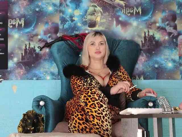 Mistress-Gwen webcam