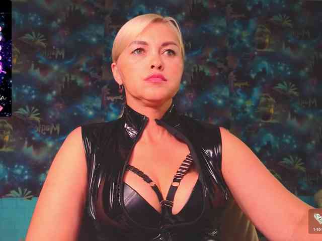 Mistress-Gwen webcam