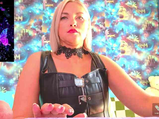 Mistress-Gwen webcam
