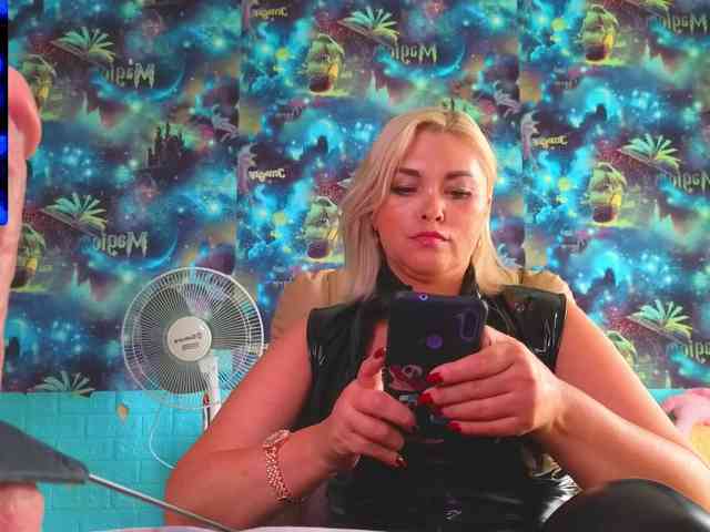 Mistress-Gwen webcam