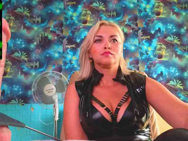 Модель: Mistress-Gwen