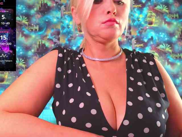 Mistress-Gwen webcam