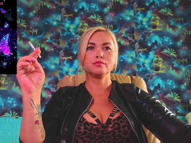Mistress-Gwen webcam