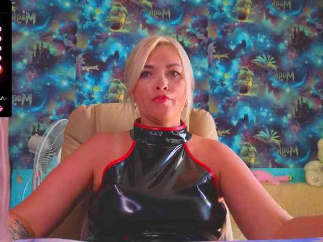 Модель: Mistress-Gwen