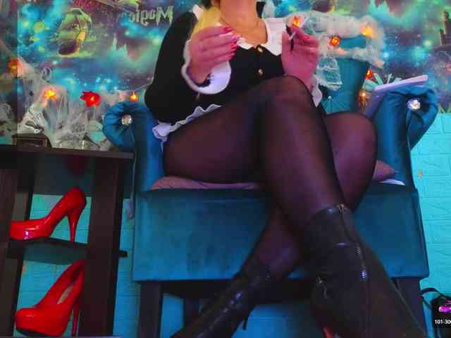Mistress-Gwen webcam