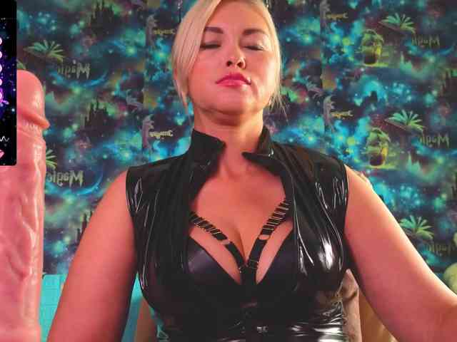Модель: Mistress-Gwen