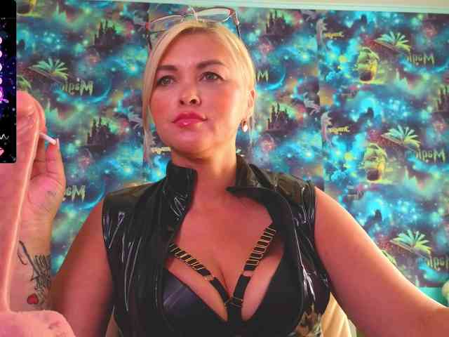 Модель: Mistress-Gwen