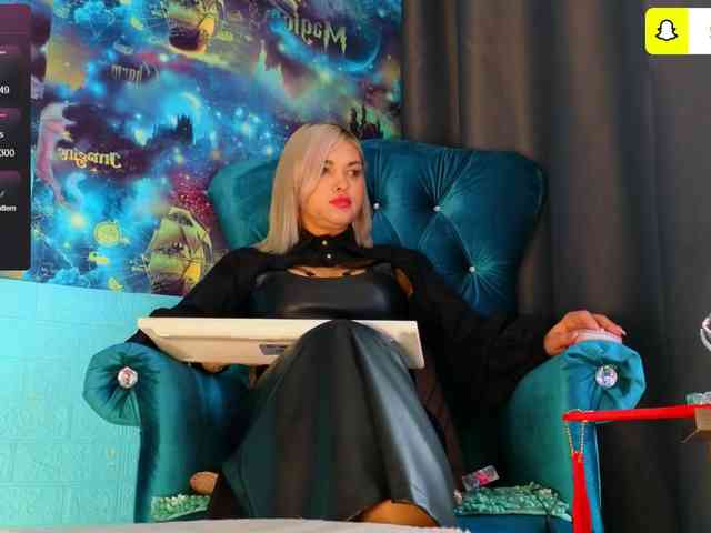 Mistress-Gwen webcam