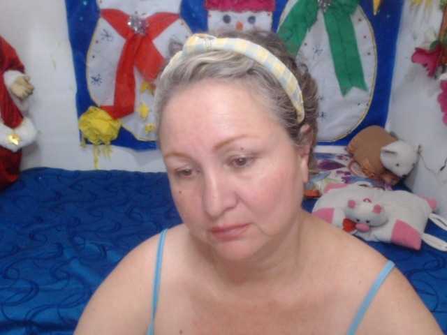 LADYQUEEN520 Live Cam on BongaCams