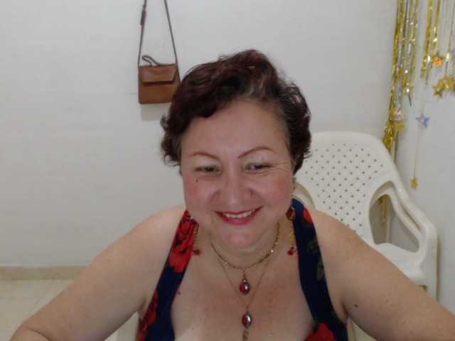  LADYQUEEN520 chat room