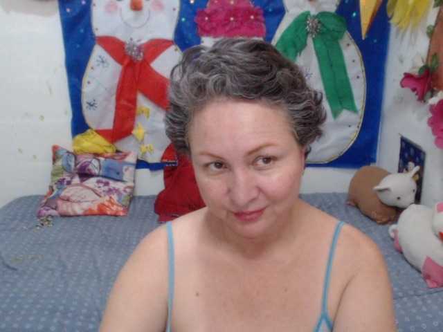 LADYQUEEN520 webcam