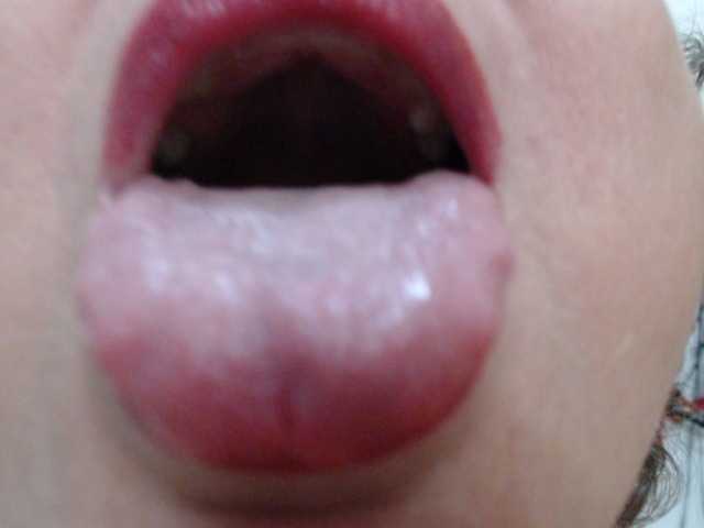 LADYQUEEN520's BongaCams show and profile