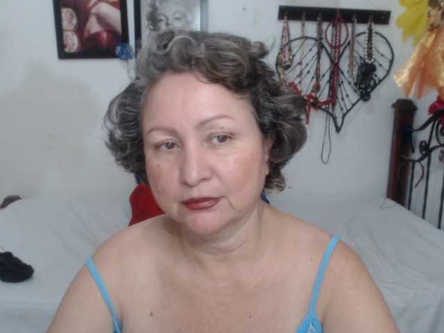 LADYQUEEN520's BongaCams show and profile