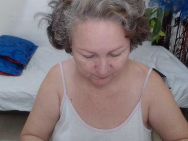 LADYQUEEN520's BongaCams show and profile
